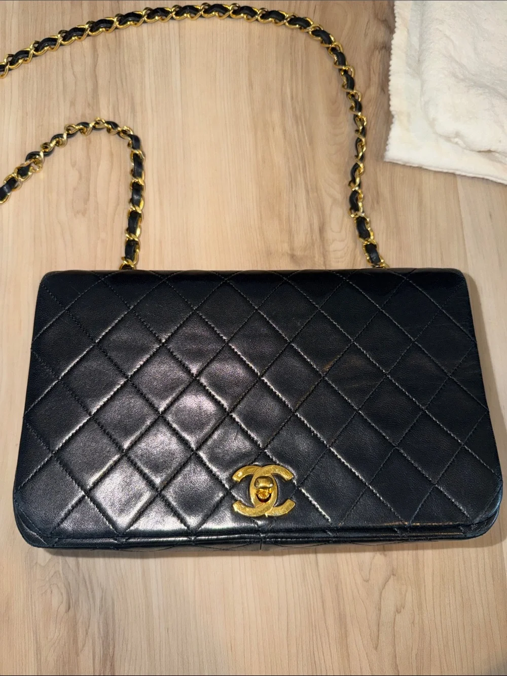 CHANEL Vintage Quilted Leather Shoulder Bag with Gold Chain and CC Turn-Lock